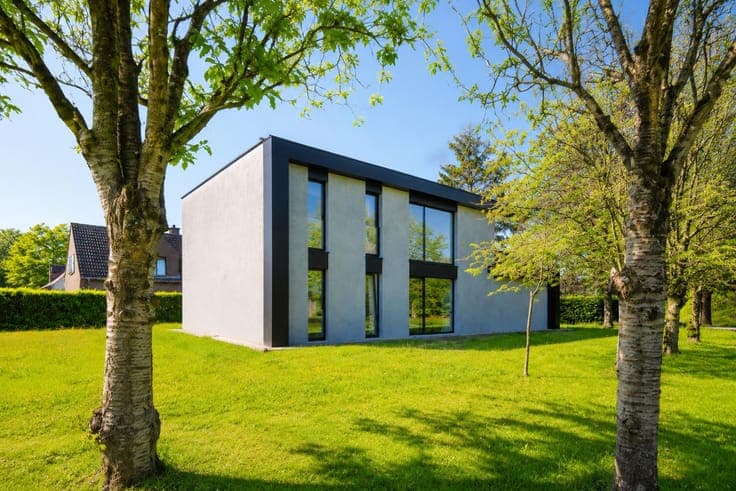 Modernistische woning met 4 slaapkamers en tuin te Drongen