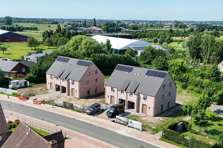 Ruime nieuwbouwwoning op groot perceel te Wingene