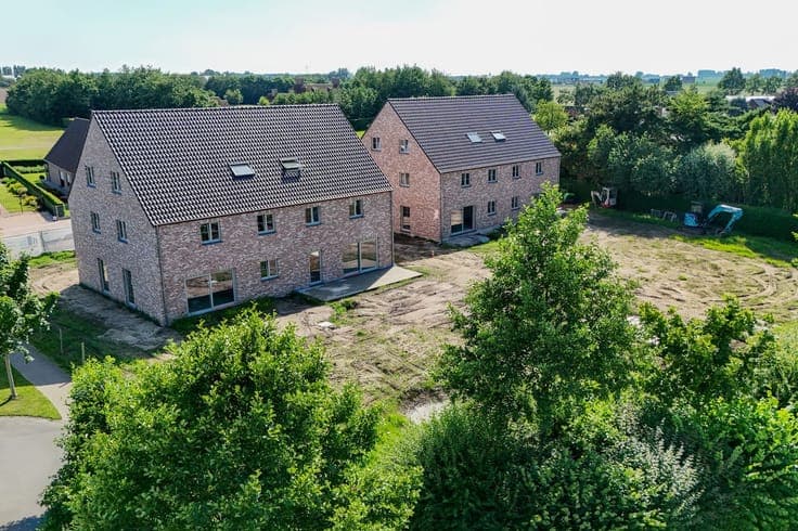 Ruime nieuwbouwwoning op groot perceel te Wingene