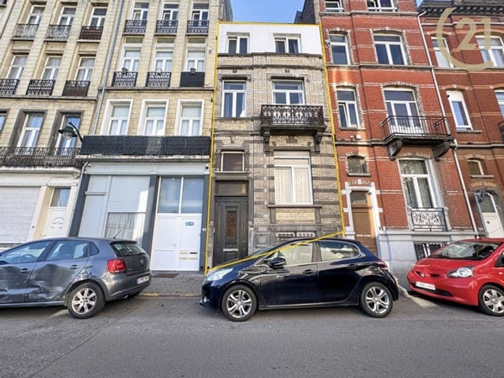 Spacious house with garden – dual living potential!