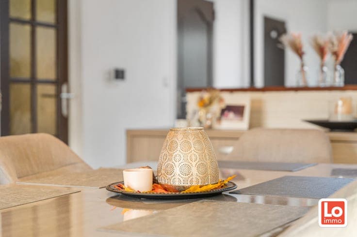 VERKOCHT! Ruime gesloten woning met stadstuintje op een s...