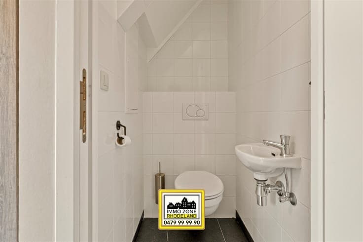 Attractive, energy-efficient home with 3 bedrooms and a gard