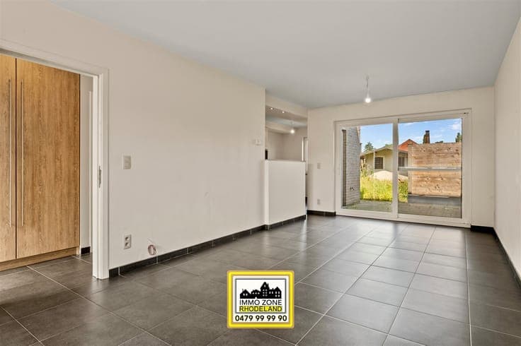 Attractive, energy-efficient home with 3 bedrooms and a gard