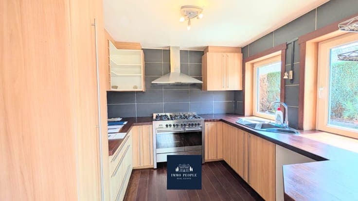 Stunning 3-bedroom villa with 1 office