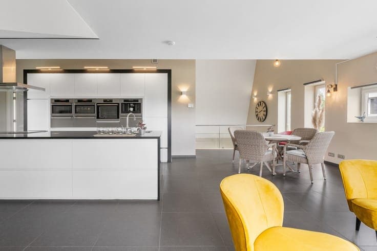 Move-in ready home for sale in a prime location in Deerlijk