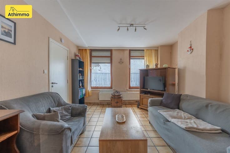 Idéal investisseur - Maison 1 ch avec cour et remise.