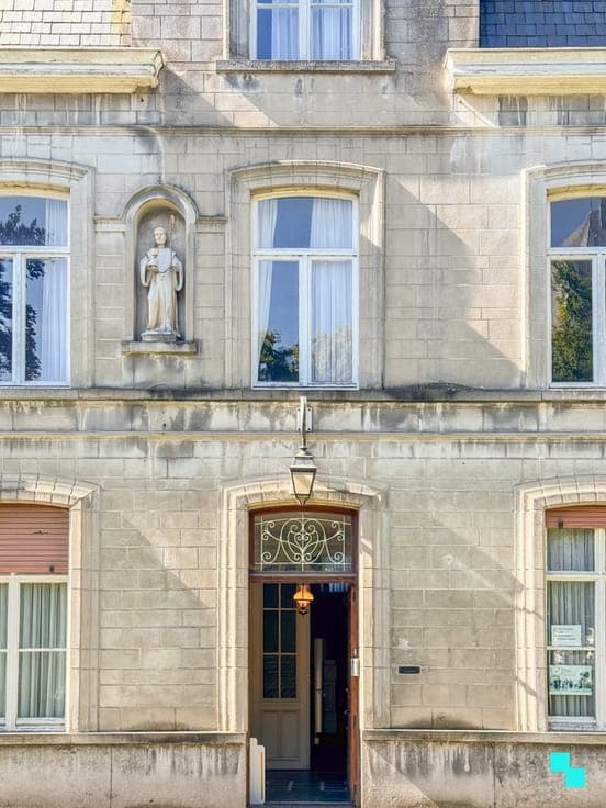 Unieke voormalige dekenij met 703 m² bewoonbare oppervlak...