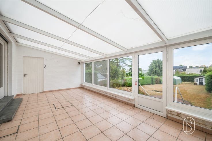 Quietly located 3-bedroom house with a large yard