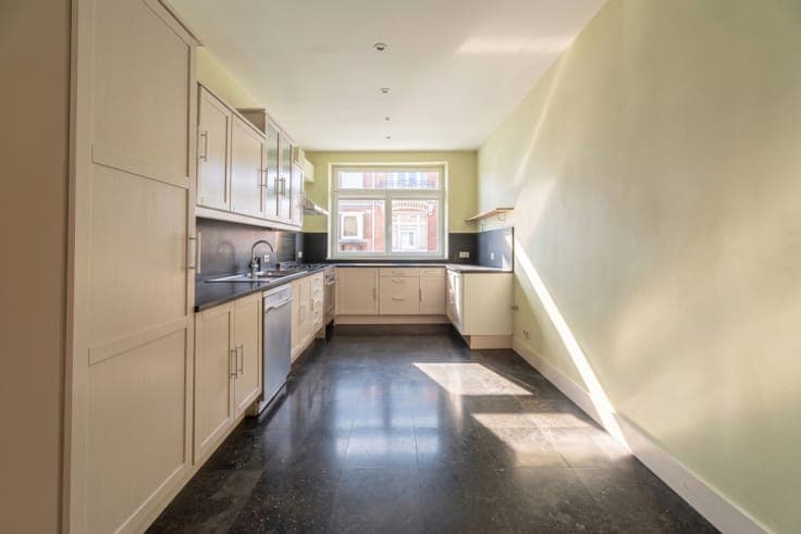 EUROPEAN QUARTER – TOWNHOUSE WITH GARDEN
