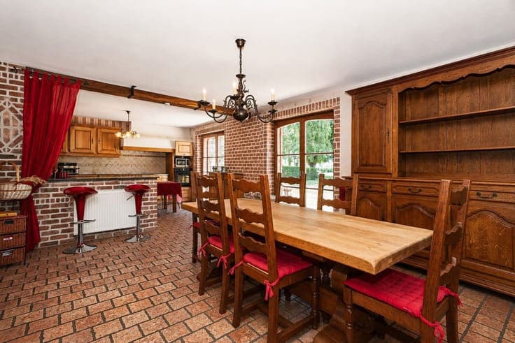 House in Sars-la-Bruyere