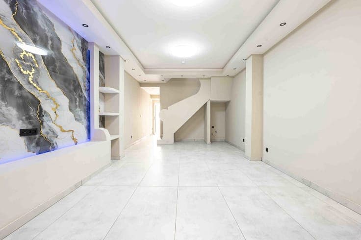 A home ready to move into near the station