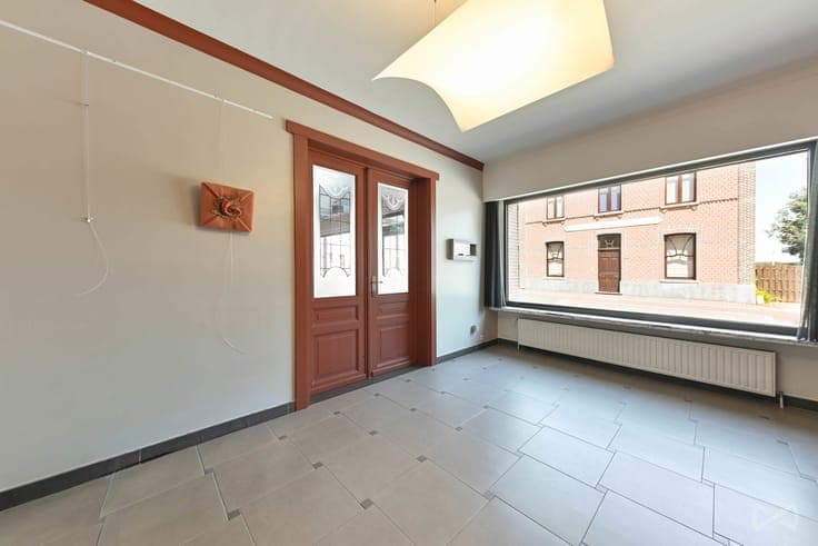 Spacious house with commercial premises in Perk