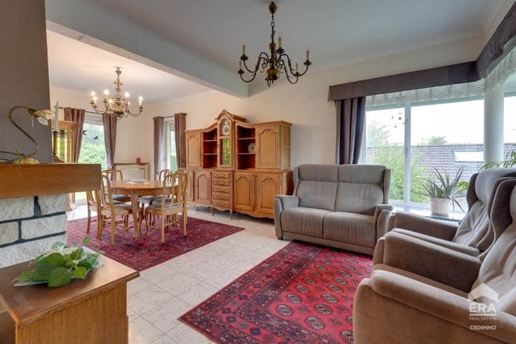 QUIET VILLA ON A 12-ARE 62-CA PLOT