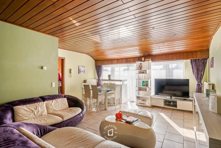 GOED ONDERHOUDEN WONING INCL. 2 GARAGES