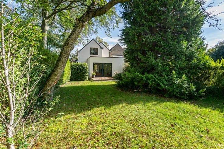 Unique home with a generous garden in green Brasschaat