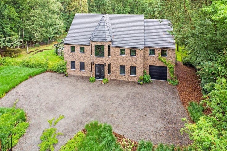 Zeldzame nieuwbouwwoning op een perceel van 40 are met impos