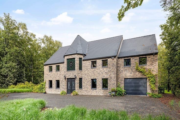 Zeldzame nieuwbouwwoning op een perceel van 40 are met impos