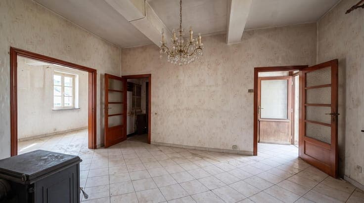 Ampsin – House to renovate + large garage