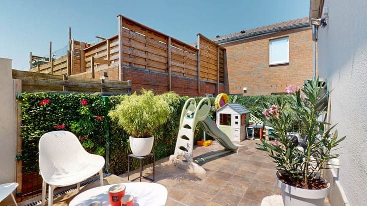 Magnifique maison rénovée avec materiaux haut de gamme. Chau