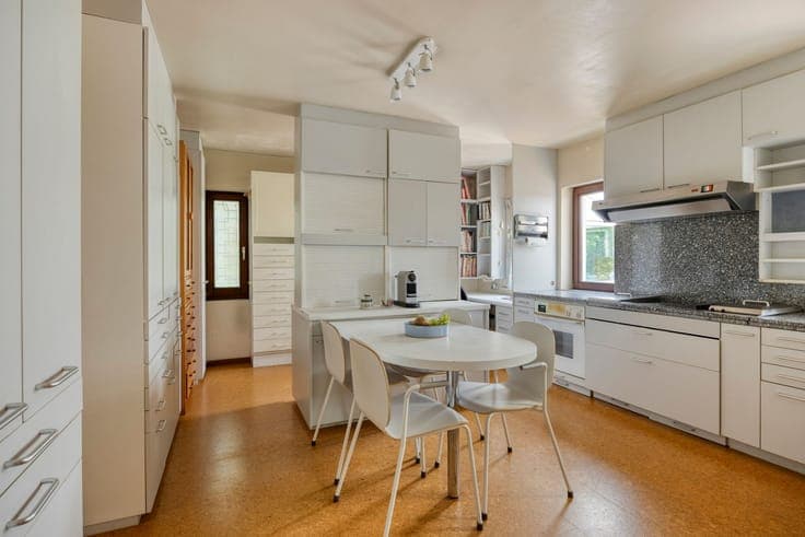 House with garden and 3 bedrooms near main roads