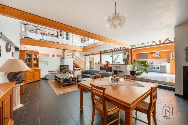 LOFT WITH STORAGE SPACES in Dottignies