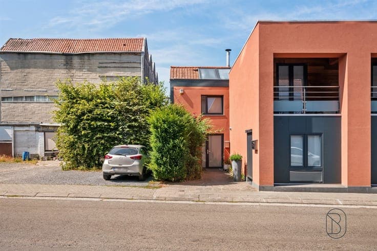 LOFT WITH STORAGE SPACES in Dottignies