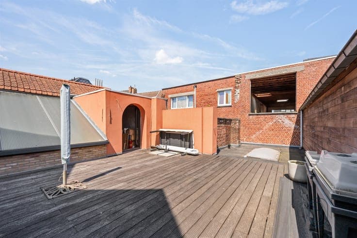 LOFT WITH STORAGE SPACES in Dottignies