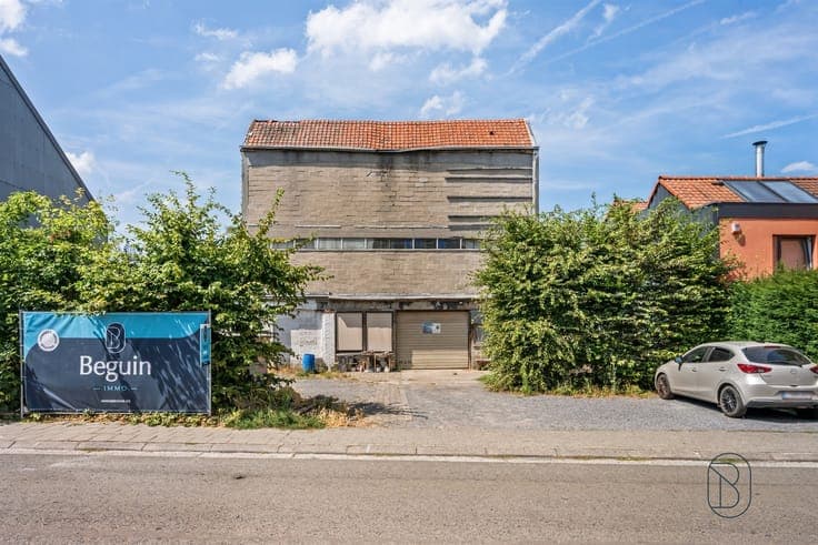 LOFT WITH STORAGE SPACES in Dottignies