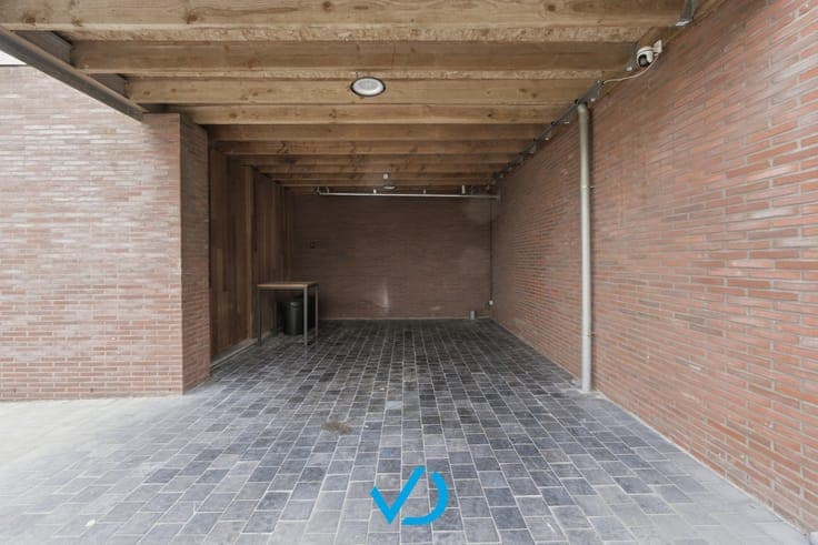 Instapklare gezinswoning met zonnige tuin, ruime oprit en...