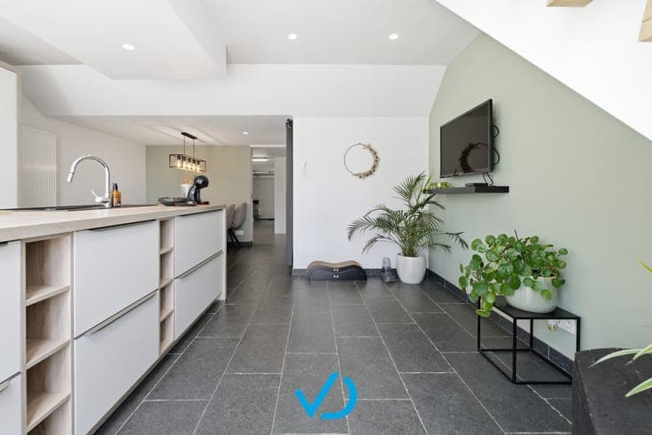 Volledig gerenoveerd wonen met prachtige tuin en verrasse...