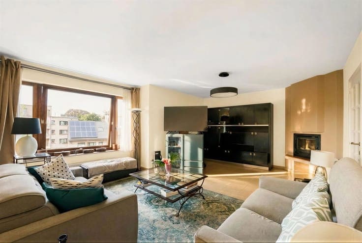 Boondael - "3-sided" House, 5 bedrooms + Office without vis-
