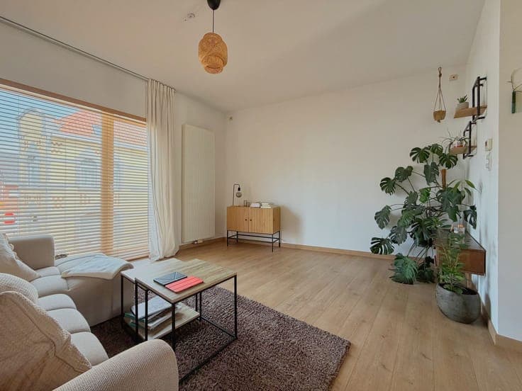 Hippe, lichtrijke woning met garage + terras in Rumbeke