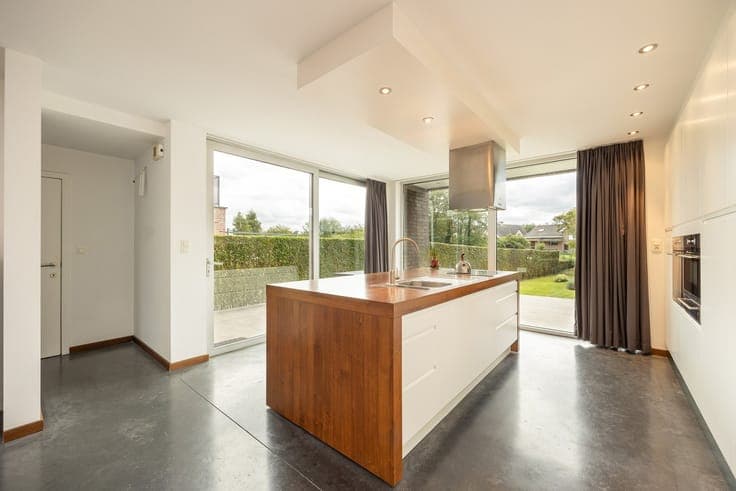 Beautiful family home with a garage and garden in Hulshout!