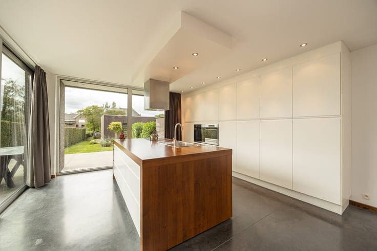 Beautiful family home with a garage and garden in Hulshout!