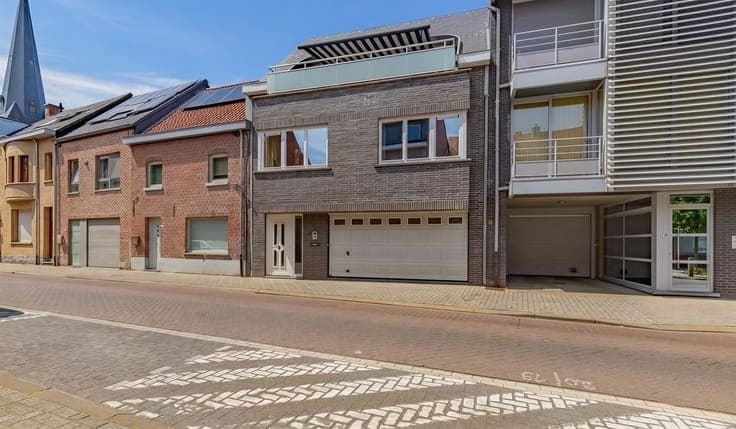 Woning met binnenlift en dubbele garage centrum Londerzeel