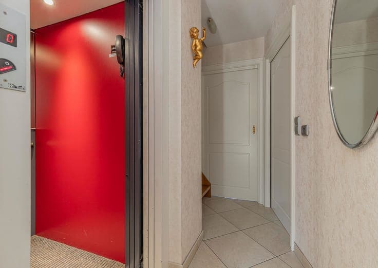 Woning met binnenlift en dubbele garage centrum Londerzeel