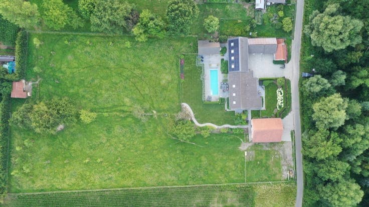 A characterful, renovated farmstead on 1ha28a in a short dis