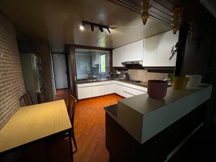 Unique multifunctional property: live and work in one!