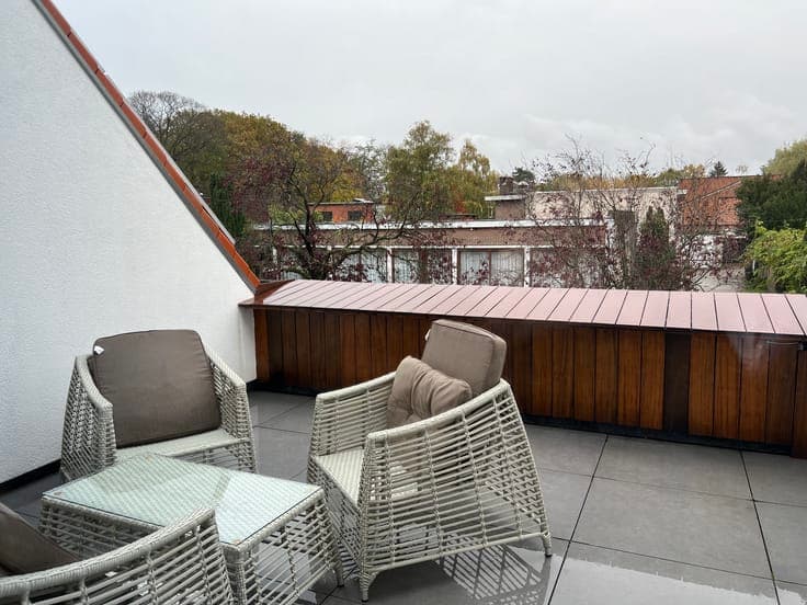 Unique multifunctional property: live and work in one!