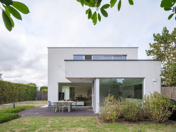 High-end designer home with a south-facing garden