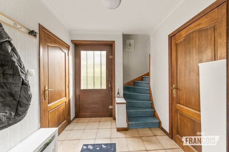 Move-in ready family home with garage and garden for sale i…