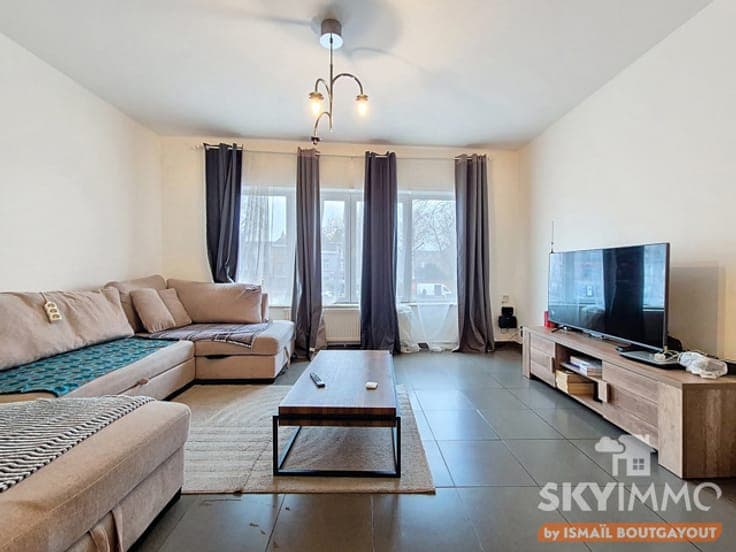 Franklin Roosevelt Avenue – Income property with 2 units