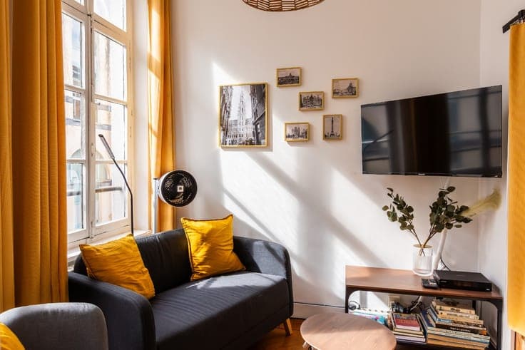 2-Bedroom Single-Family House for Sale in Ixelles