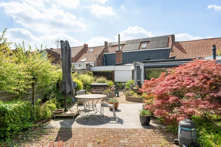 Charming home with a wellness area and a pool