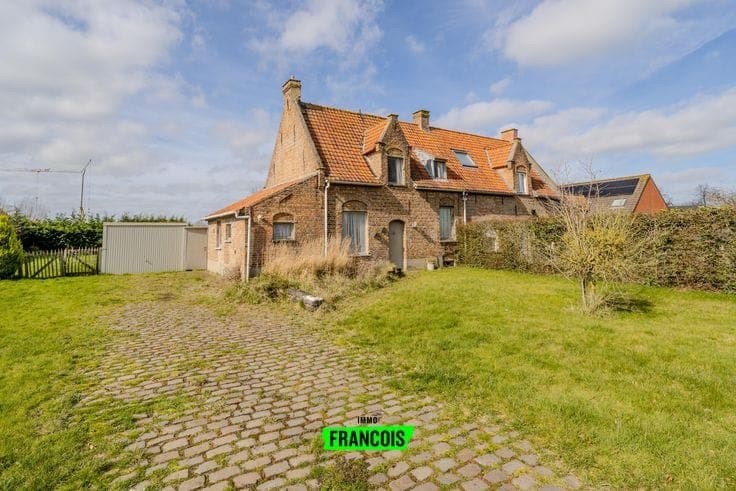 Unique (re)development project in a prime location in Gistel