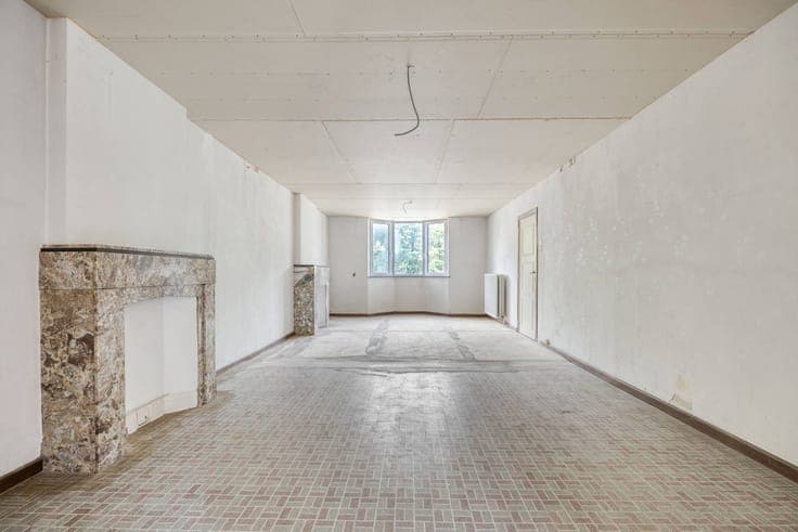 5 bedroom house with shed for sale in Sint-Truiden