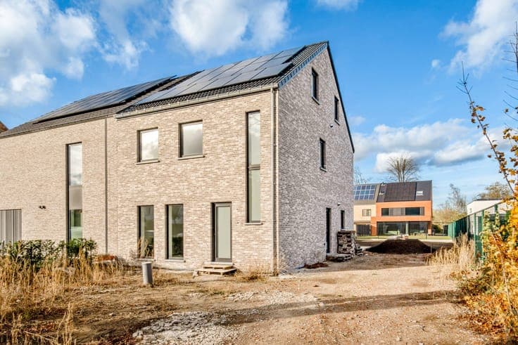 Stijlvolle energiezuinige nieuwbouwwoning met 5 slaapkame...