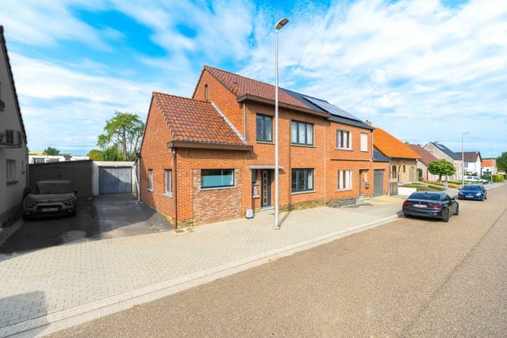 2 bedr. + study house with garden and garage - Montenaken