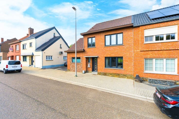 2 bedr. + study house with garden and garage - Montenaken