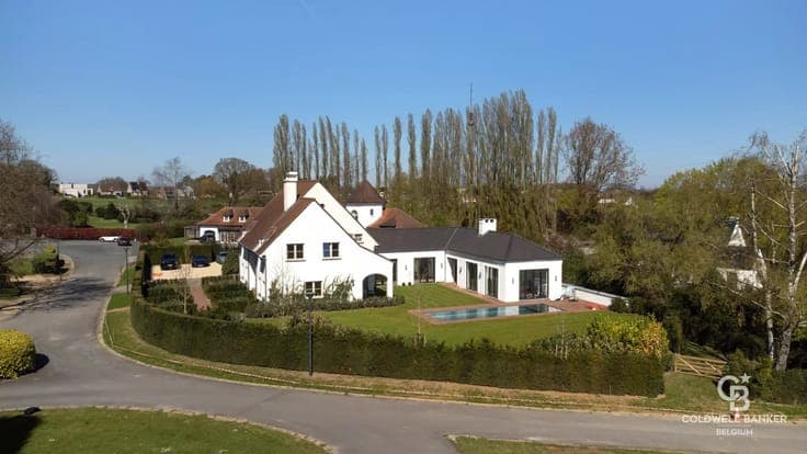 Exquisite Property in a Private Enclave